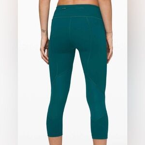 Lululemon Pace Rival Full-On Luxtreme 22" Emerald Green Teal
Size 6 💎EUC cute
